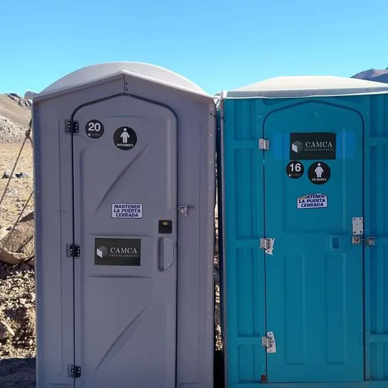 Baños ecológicos instalados por CAMCA